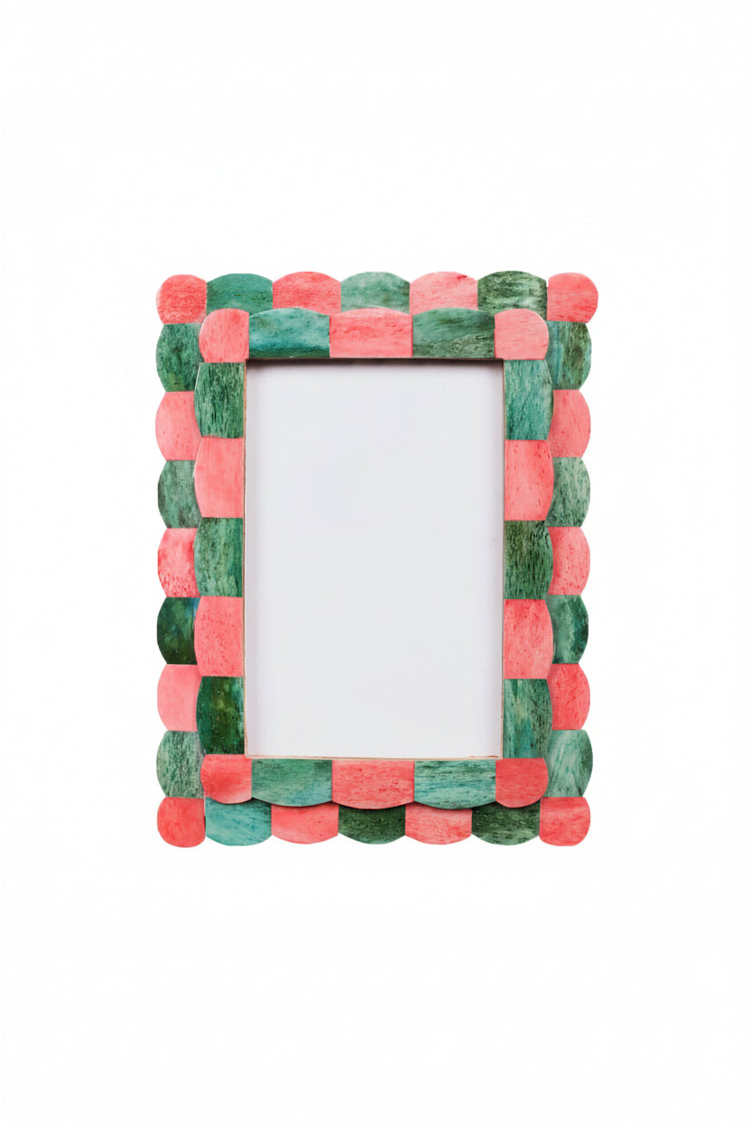 Handmade Buffalo Bone Inlay Scalloped Picture Frame, 4x6